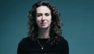 Who Is Louisa Kochansky? The Real Story Behind the Photographer, Model, and Digital Creator